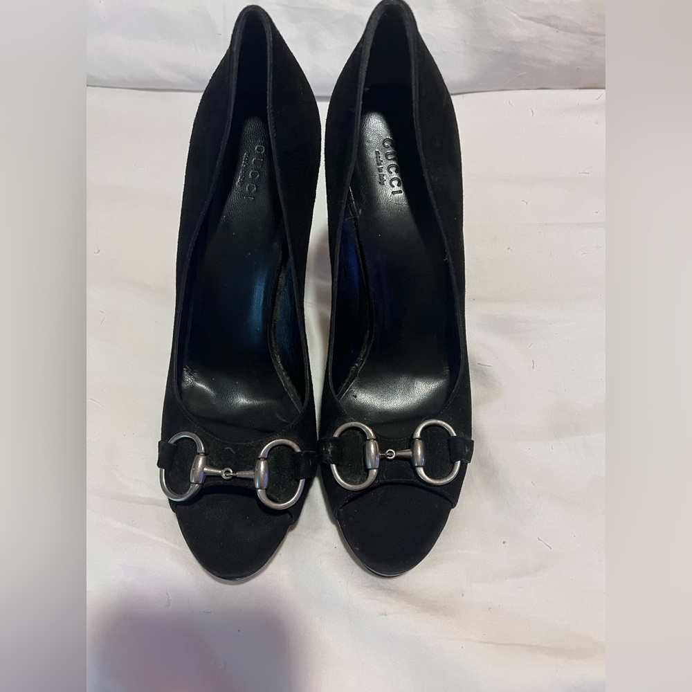 GUCCI Black Suede Open-Toe heels. Size 8.5